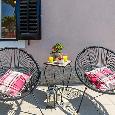 Wine And Roses Guest house Loborika