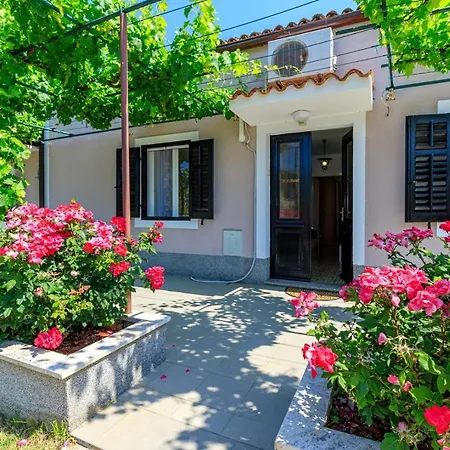 Guest house Wine And Roses